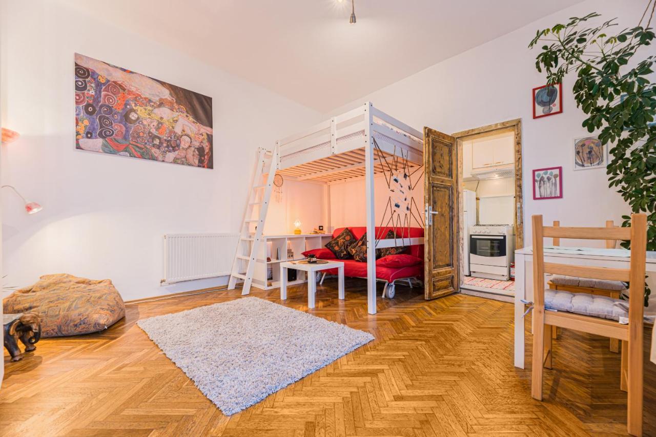 Zen Studio Brasov Luaran gambar
